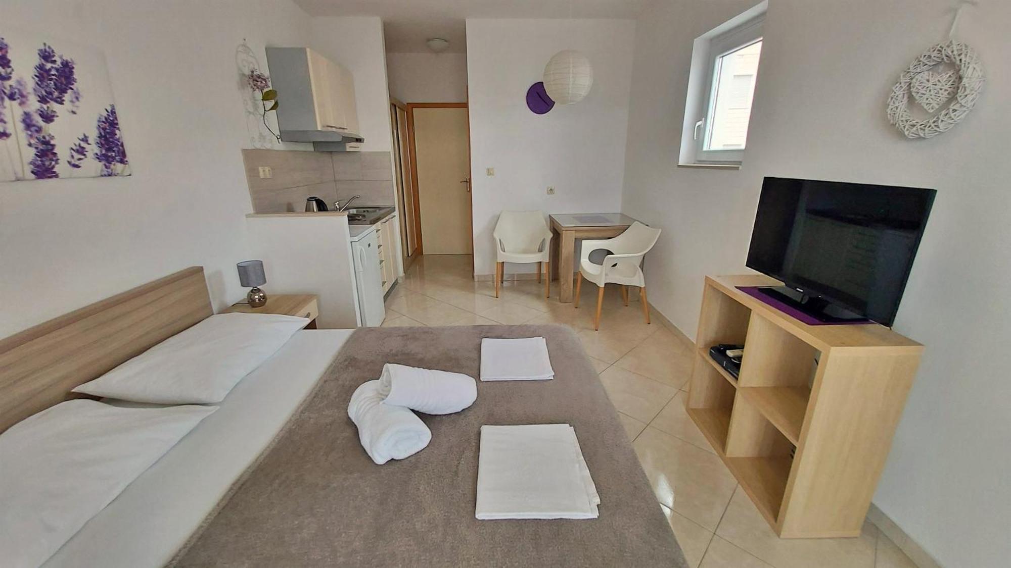 Apartments Nemira Omiš Habitación foto