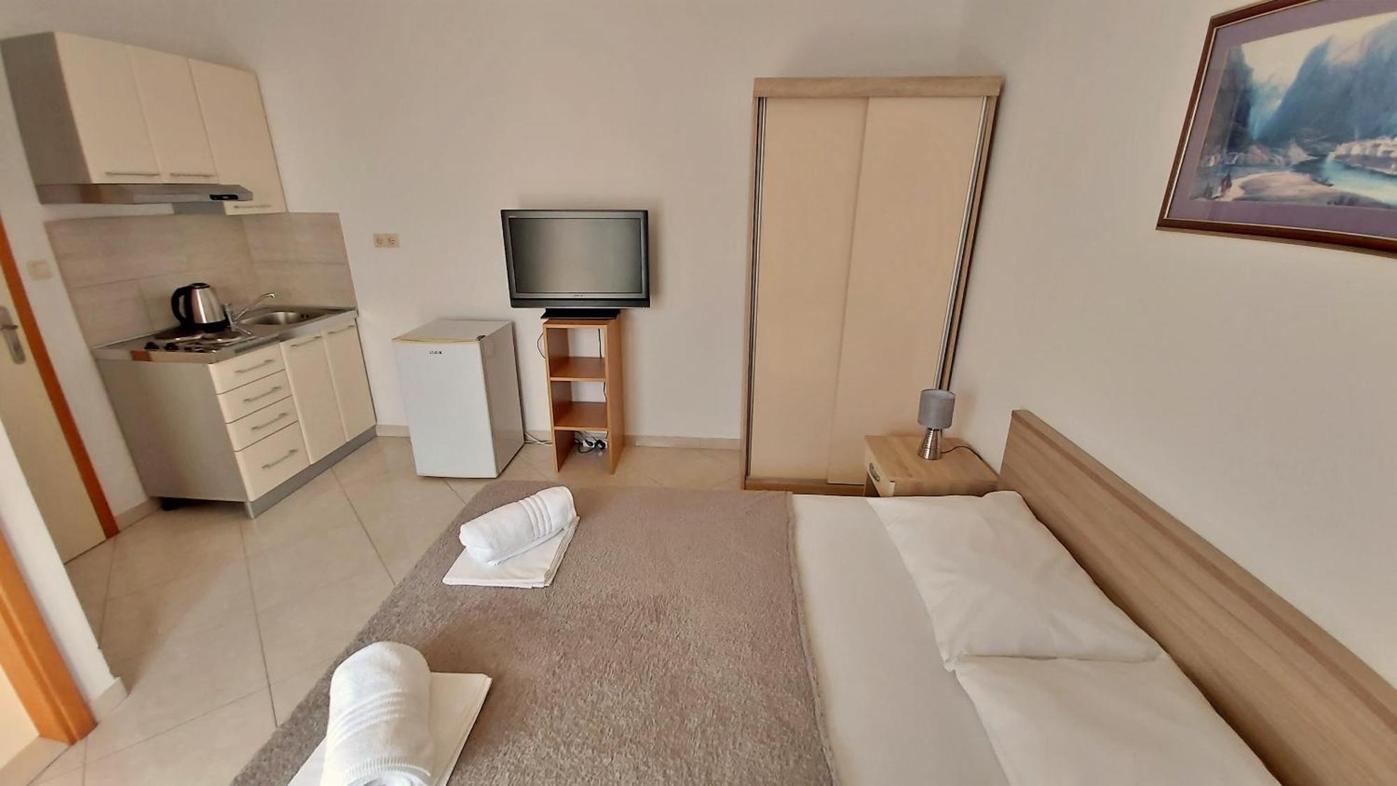 Apartments Nemira Omiš Habitación foto