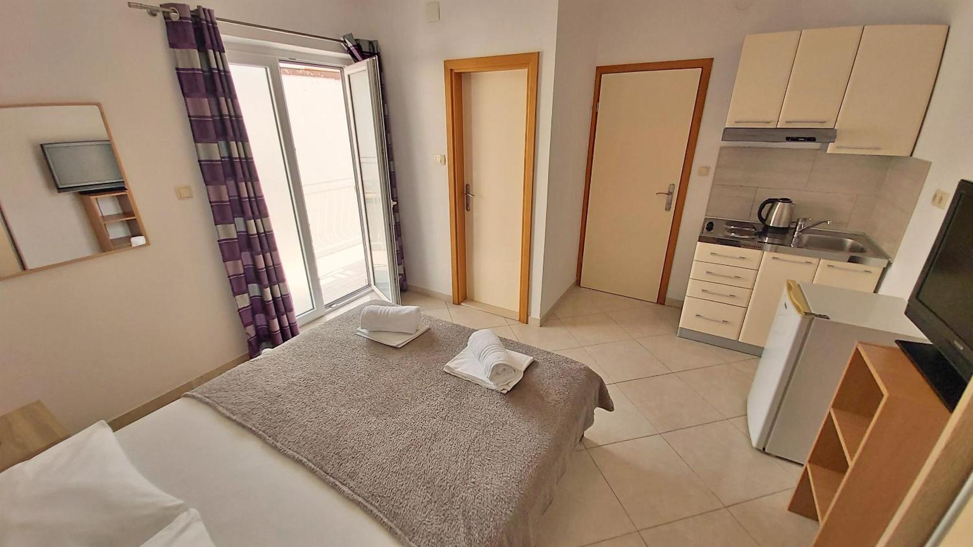Apartments Nemira Omiš Habitación foto